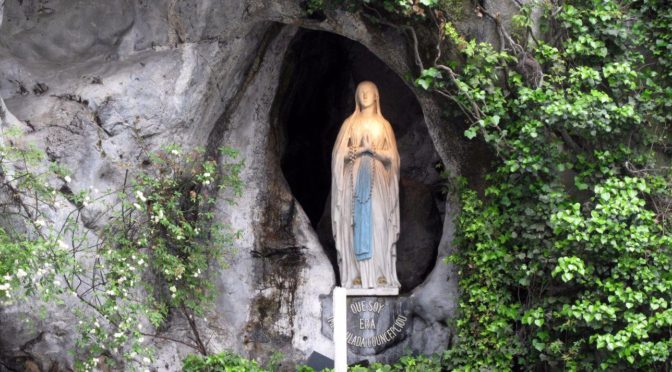 “No eres más santo porque no eres más devoto de María”