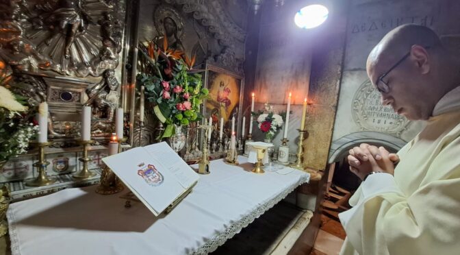 TODO POR CUSTODIAR A UNA PIEDRA [CRÓNICA]