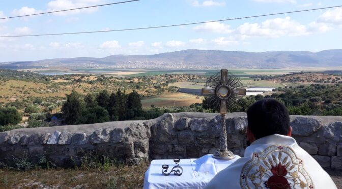 “Jesucristo sacramentado, desproporción del amor de Dios”