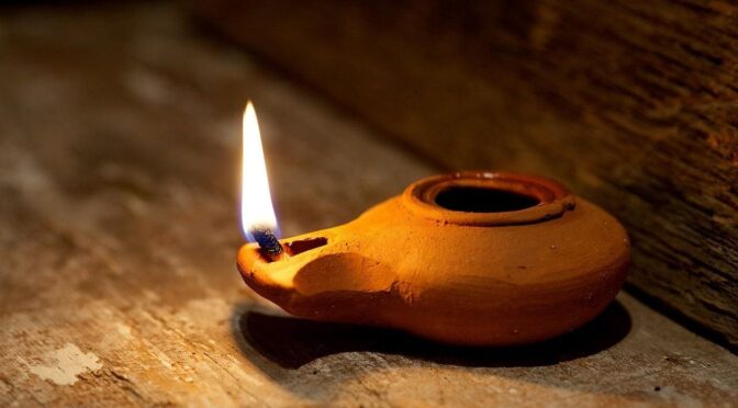 La luz que alumbra a todo hombre