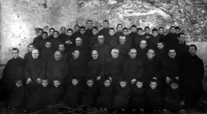 ¡LA PROFESIÓN, HOLOCAUSTO ABSOLUTO… EL MARTIRIO, UNIÓN DECISIVA A MI AMOR!